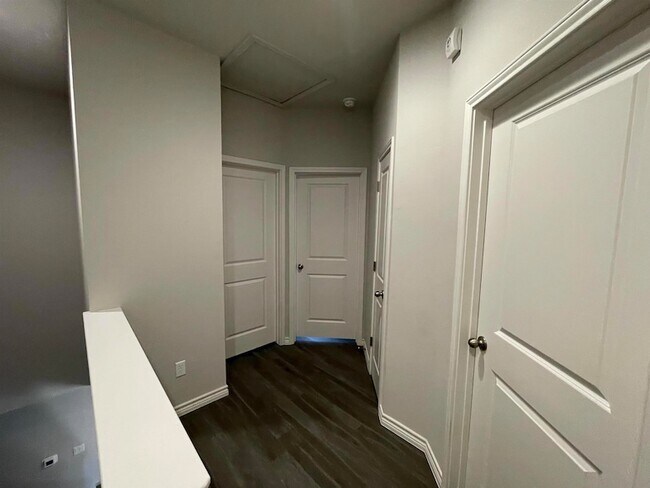 Building Photo - 107 Peruna Dr