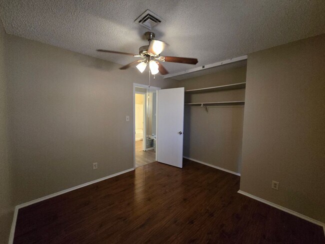 Building Photo - A Fabulous 4 Bedroom Single Story Home in East Las Vegas