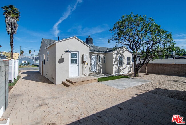 Building Photo - 17638 Welby Way