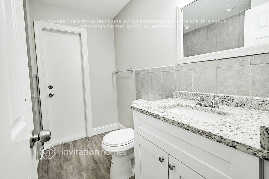 Building Photo - 530 S 13th Pl