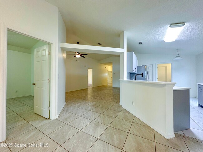 Building Photo - 2406 Deercroft Dr