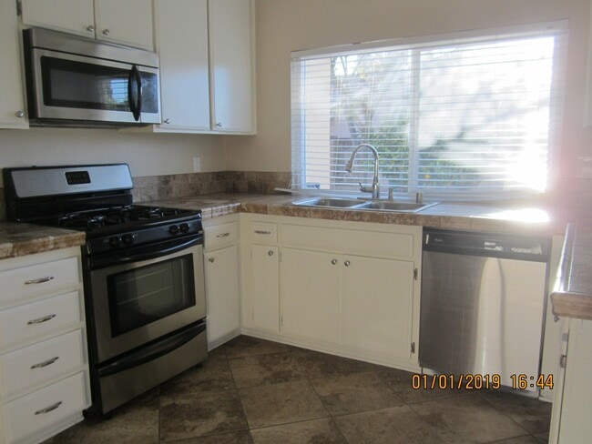 Building Photo - Immaculate 3 Bedroom With New Paint and Upgrades Throughout!