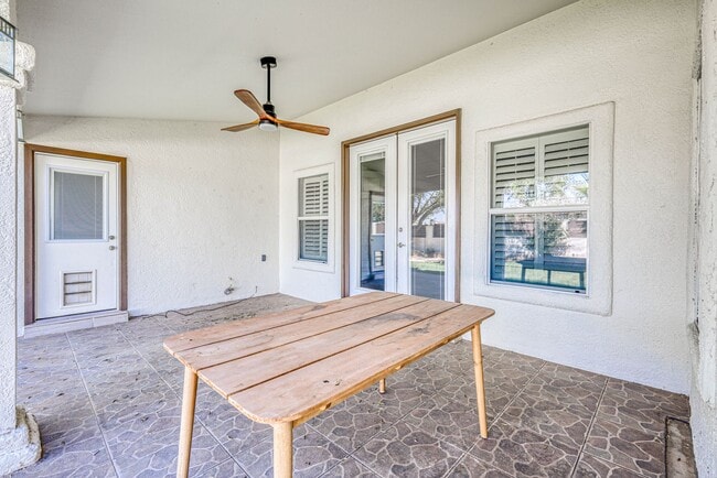 Building Photo - 5948 Anapaula Dr