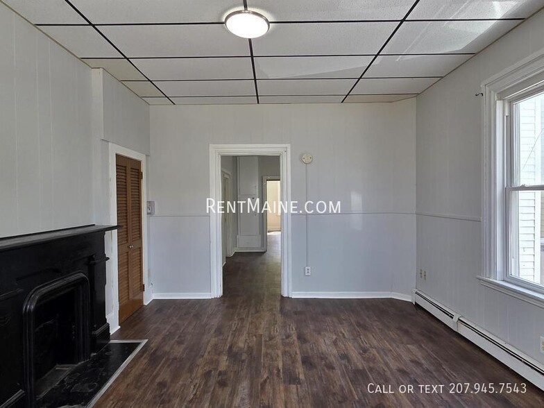 Building Photo - 139 Oak St