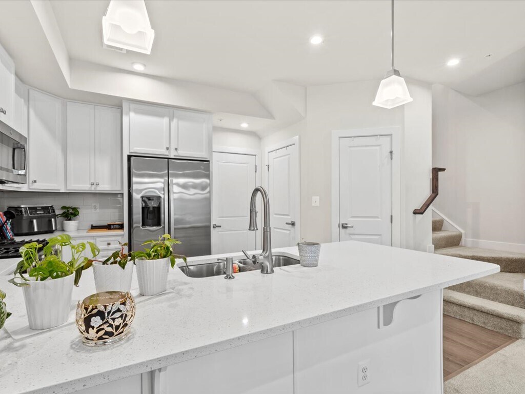 Building Photo - 17437 Southern Shores Dr