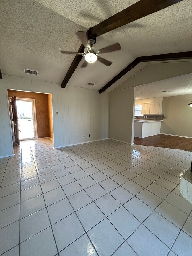 Building Photo - Beautiful Home on a Corner Lot