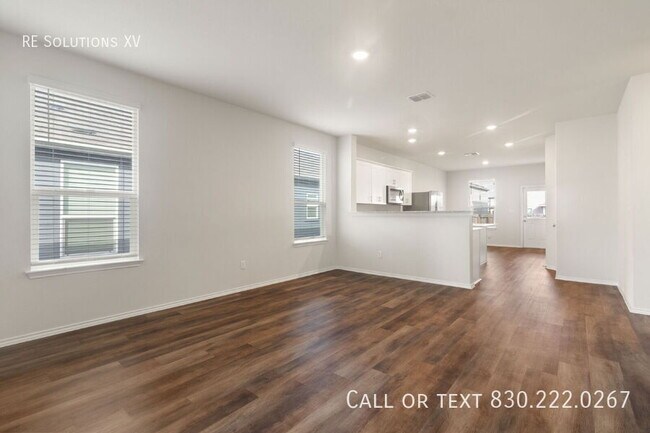 Building Photo - 10243 Band Wagon