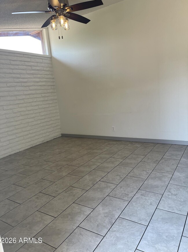 Building Photo - 1238 W Malibu Dr