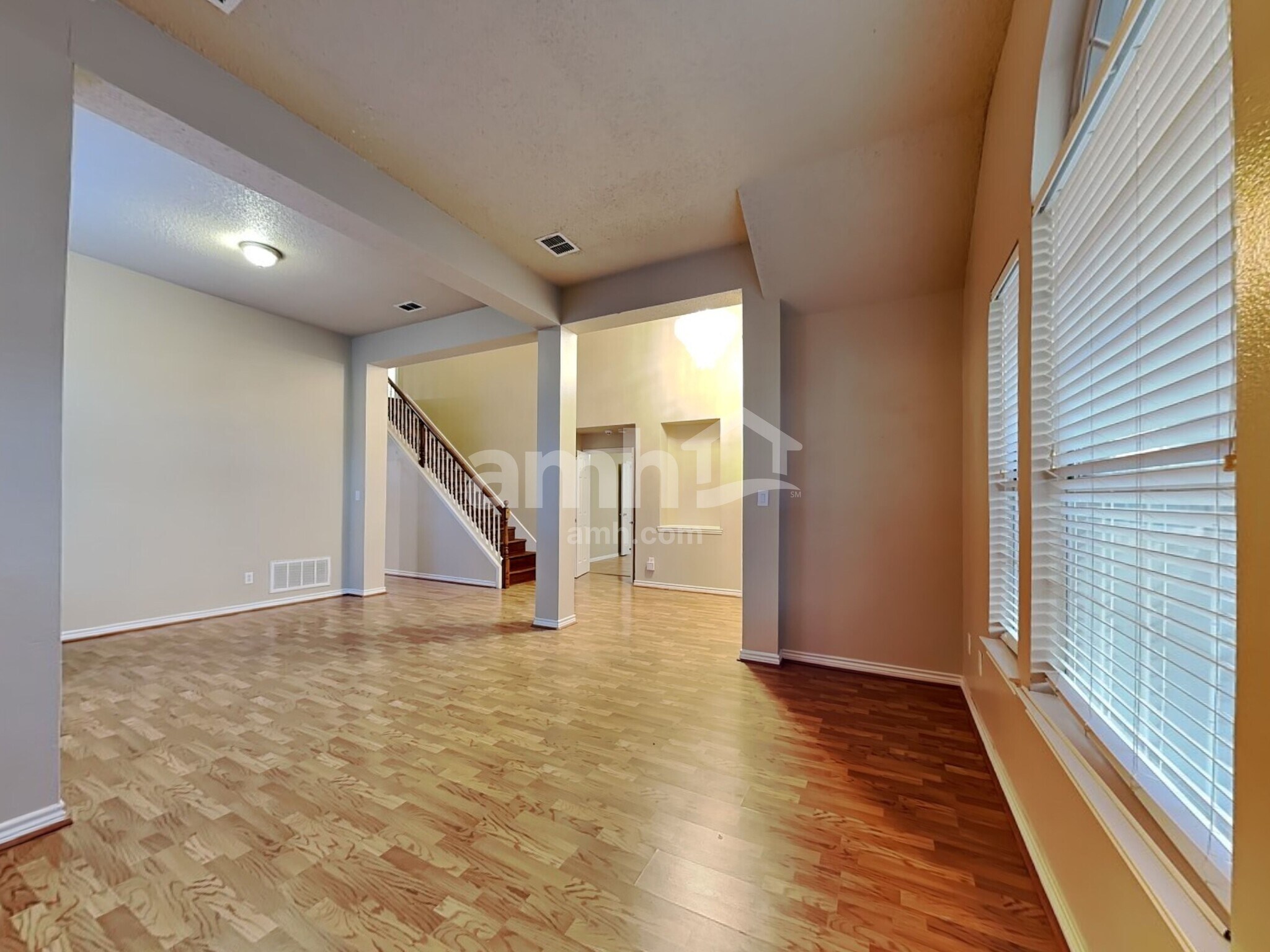 Building Photo - 2306 Valley Creek Dr