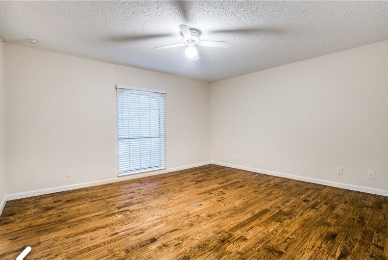 Building Photo - 224 Simmons Dr