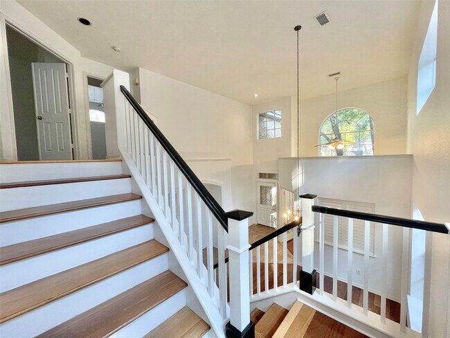 Building Photo - 11 Dalea Pl