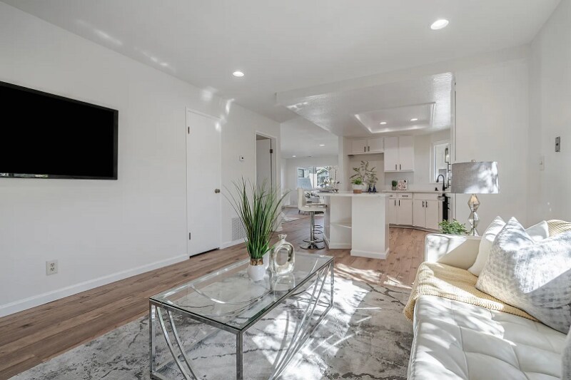 Building Photo - 7675 Sunset Ave