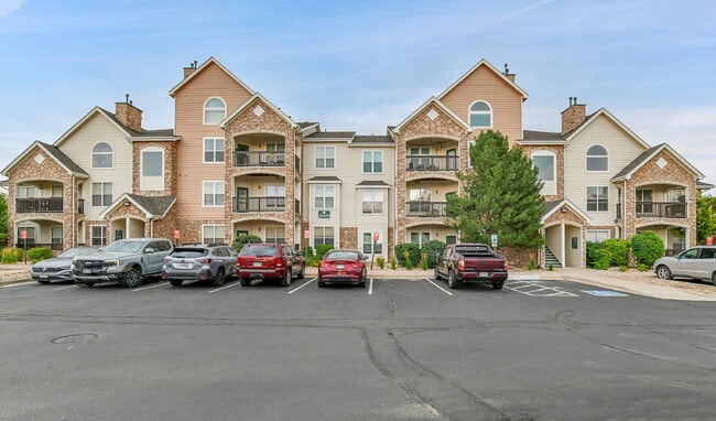 Primary Photo - $1,695, 2-bed, 1.5 bath located in Aurora with a 1 car detached garage