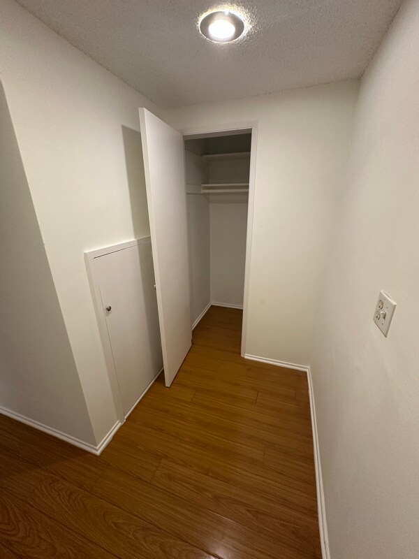 Building Photo - 1906 Pelham Ave