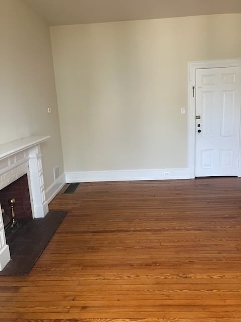 Living Room 12X18' - 1511 Spring Ave