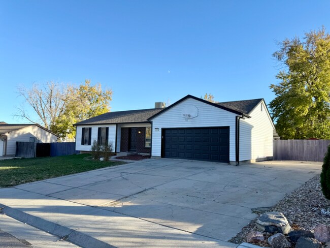 Building Photo - 2708 W 98th Dr