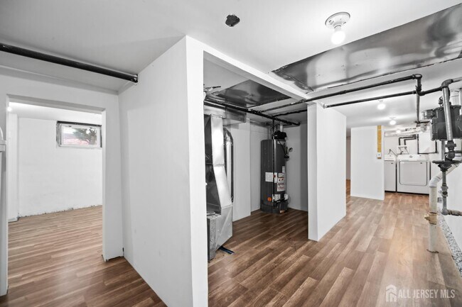 Building Photo - 255 S 6th Ave