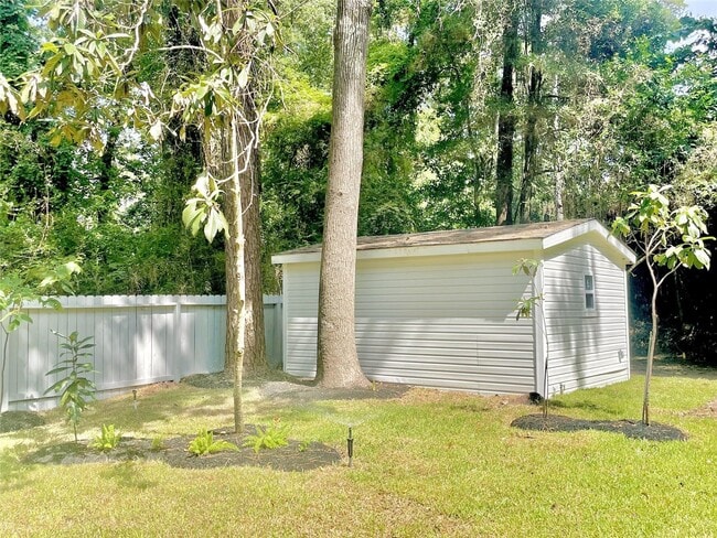 Building Photo - 3126 Village Woods Dr