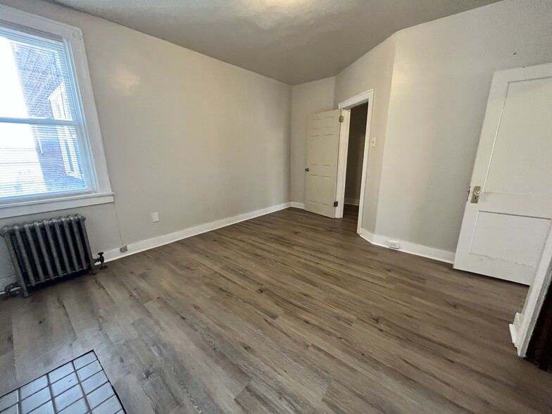 Building Photo - 2116 Bedford Ave