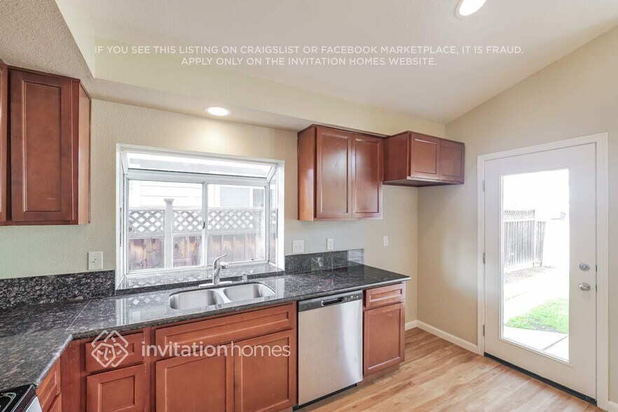 Building Photo - 5085 Wagon Wheel Way