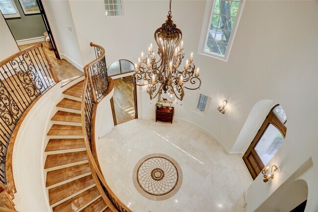 Building Photo - 5015 Jason St