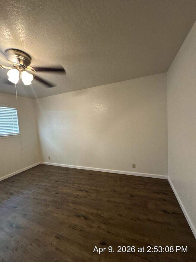 Building Photo - 1391