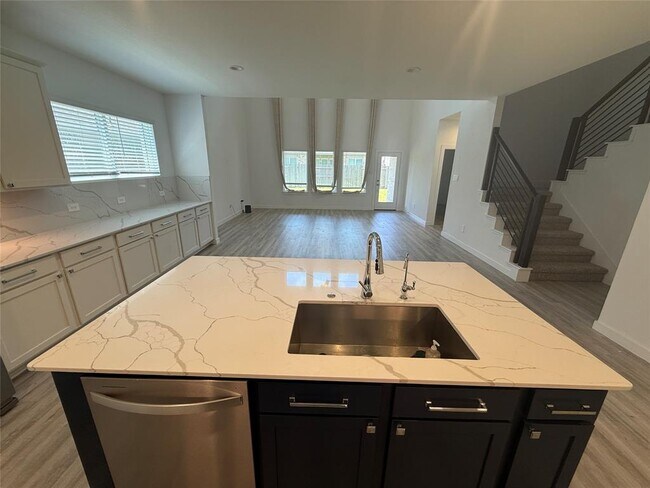 Building Photo - 1524 Sunrise Gables Dr