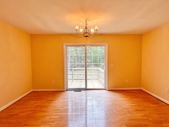 Building Photo - Log Home Nestled in the Woods, Albemarle County Location