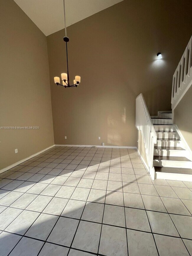 Building Photo - 2309 San Remo Cir