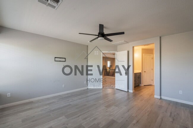 Building Photo - 1057 S Deerfield Ln