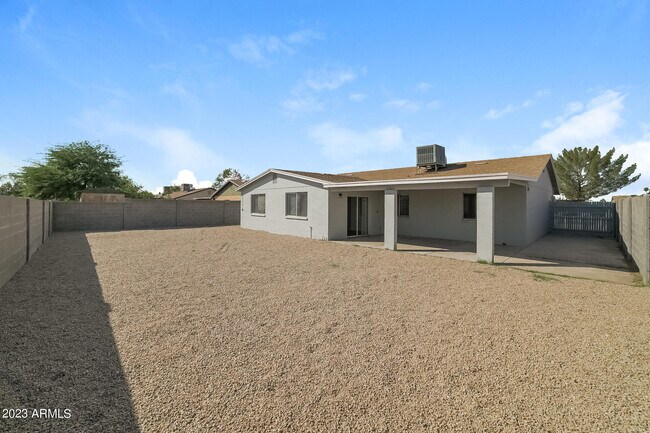 Building Photo - 7227 W Turquoise Ave