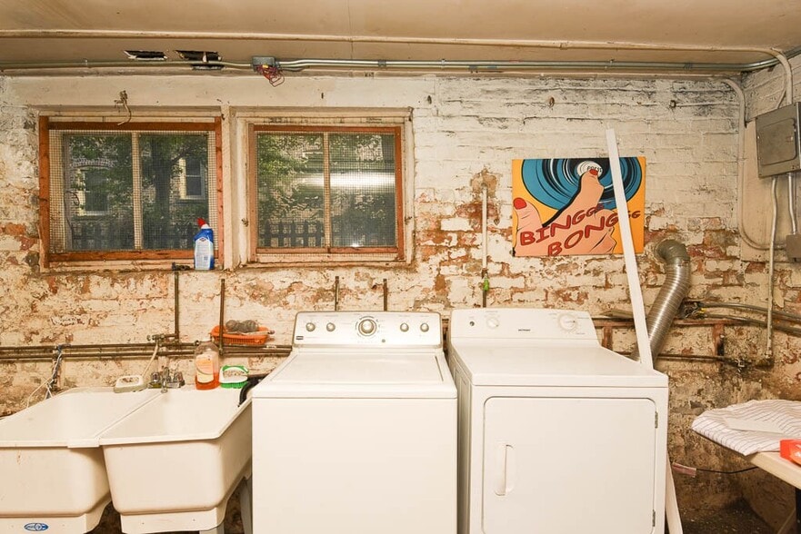 Building Photo - 2738 N Central Park Ave