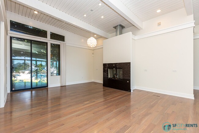 Building Photo - Sherwood Forest: Single Family Home w/ 2 C...