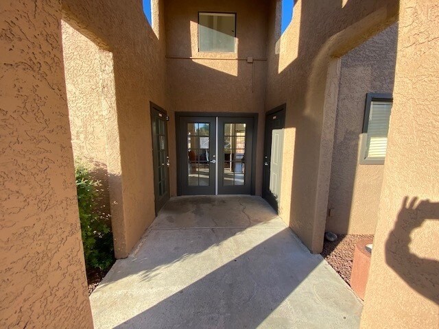 Building Photo - 1745 E Glenn St