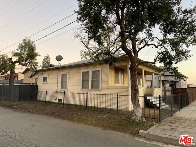 Building Photo - 1608 E St