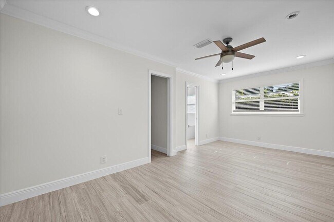 Building Photo - 12831 Shore Dr