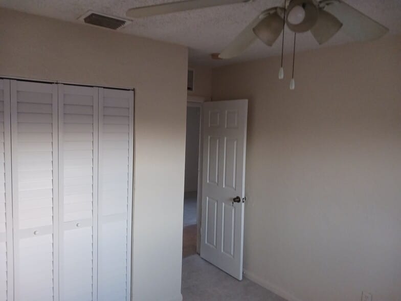 Building Photo - 2000 NW 27th St