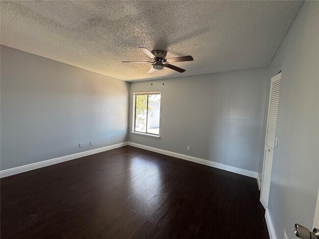 Building Photo - 7039 Lenox Dr