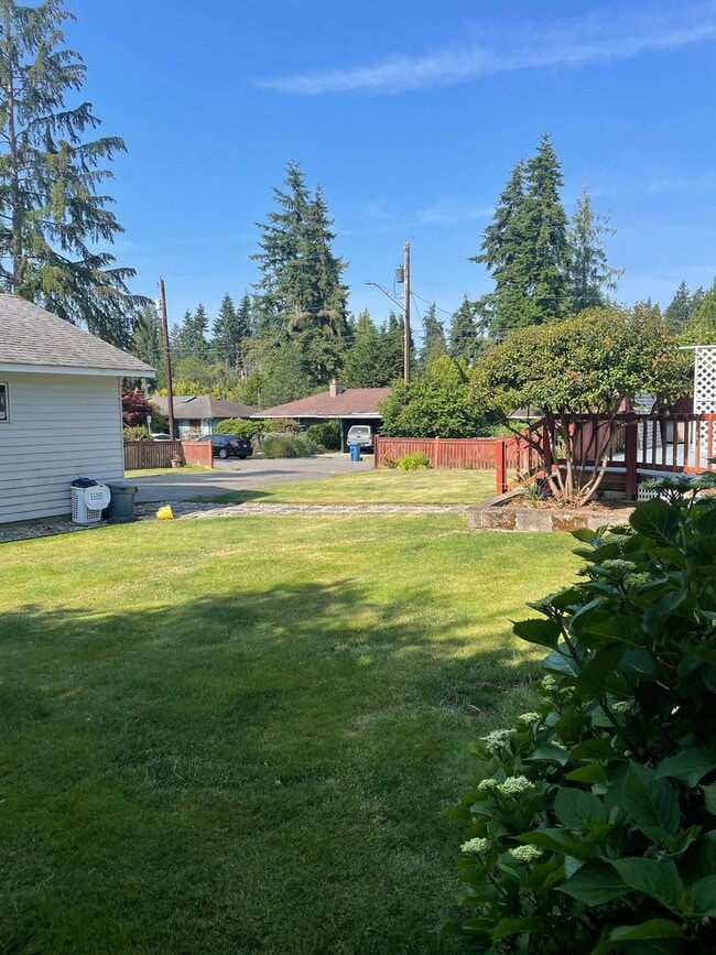 Building Photo - 2 BR/1.75 BA home in Edmonds