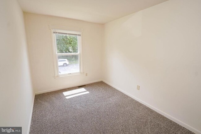 Building Photo - 764 Hemlock St