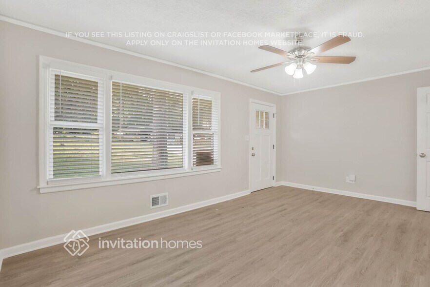 Building Photo - 2859 Monterey Dr