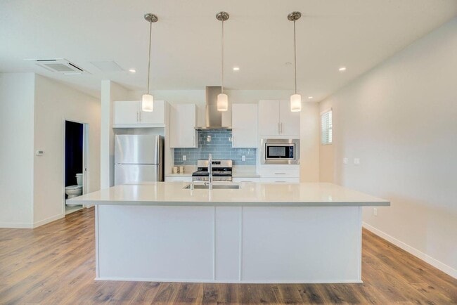 Building Photo - Modern Living at The MIll Gorgeous 2bed/2.5bath home