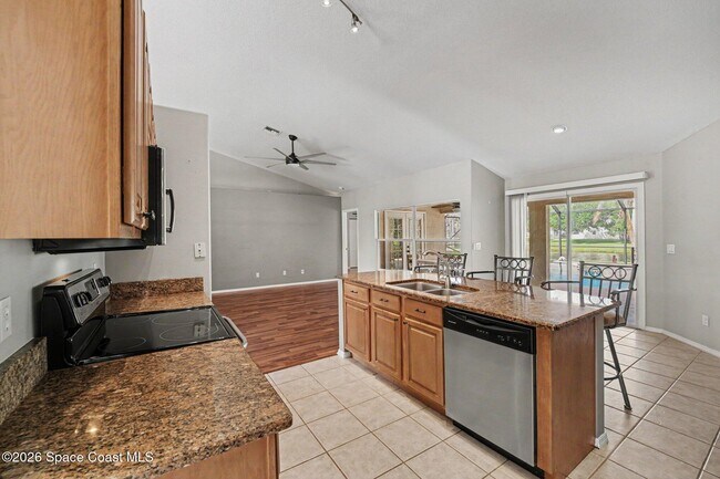 Building Photo - 722 Falls Creek Dr