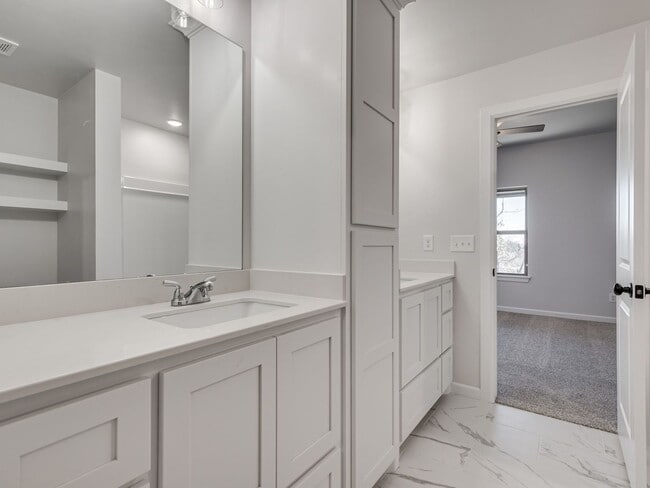 Building Photo - Newer Home in Washington under $1,500!