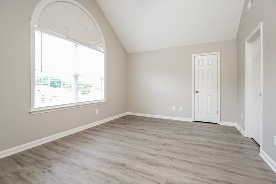 Building Photo - 1513 Mt Mitchell Ct