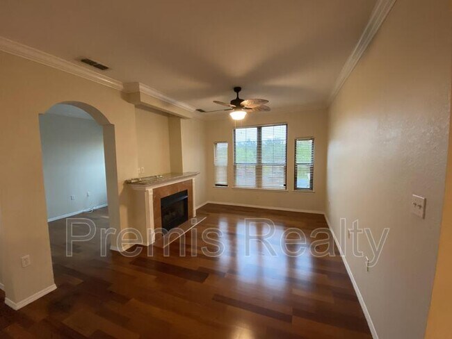 Building Photo - 2722 Via Tivoli