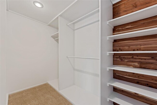 Building Photo - 2115 Sycamore Dr