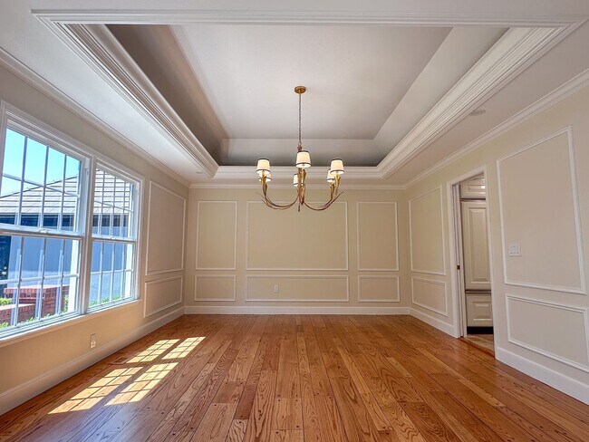 Building Photo - Exceptional Executive Estate With Pool and Tennis Court