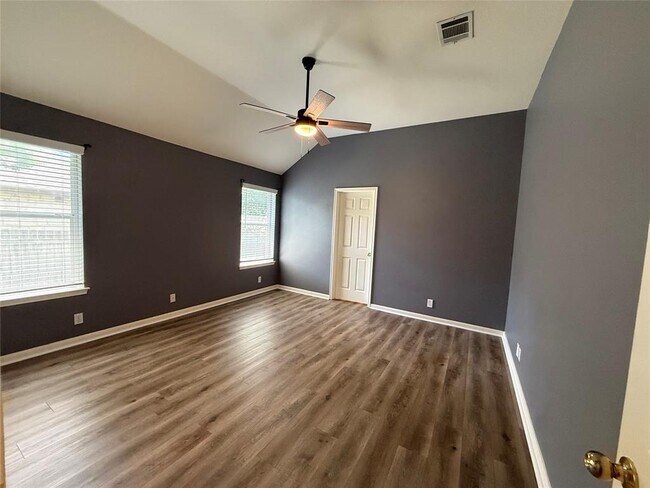 Building Photo - 1505 Muledeer Run