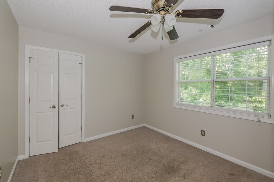 Building Photo - 135 Masters Dr